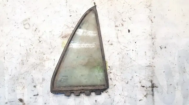 Toyota Corolla E120 E130 (2000 - 2004) Форточка двери — фото 1