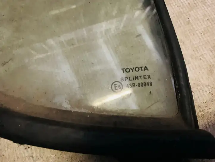 Toyota Yaris (1999 - 2003) Форточка двери — фото 2