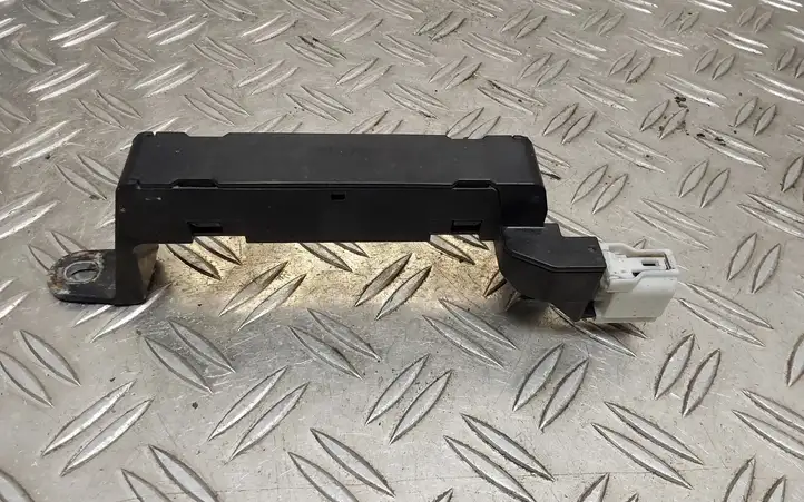 Toyota Yaris (2019 - ) 8999730070 Антенна системы Keyless — фото 1