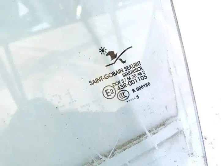 Saab 9-5 (1998 - 2005)   Основное стекло передних дверей (четырехдверного автомобиля)