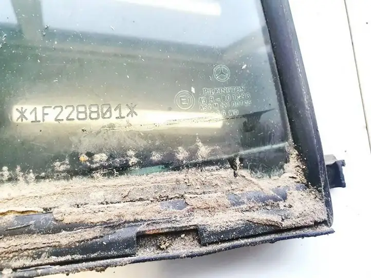 Mercedes-Benz C W203 (2000 - 2007) Форточка двери — фото 3