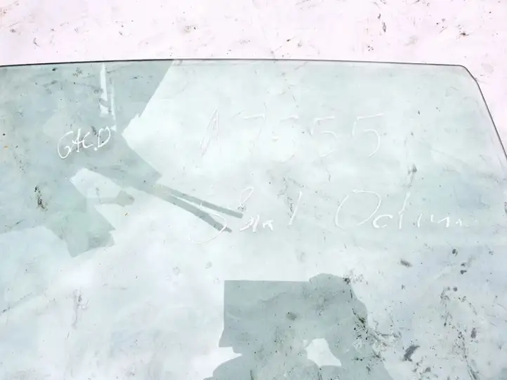 Skoda Octavia Mk2 (1Z) (2004 - 2013)   Основное стекло задних дверей