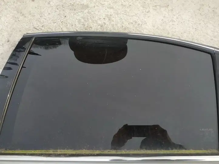 Lexus IS 220D-250-350 (2005 - 2010) Стекло задней двери — фото 2