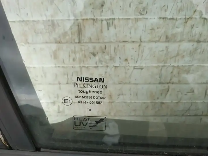 Nissan Almera N16 (2000 - 2010) Стекло передней двери — фото 3