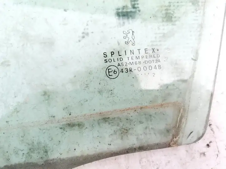 Peugeot 307 (2001 - 2005)   Основное стекло передних дверей (четырехдверного автомобиля)