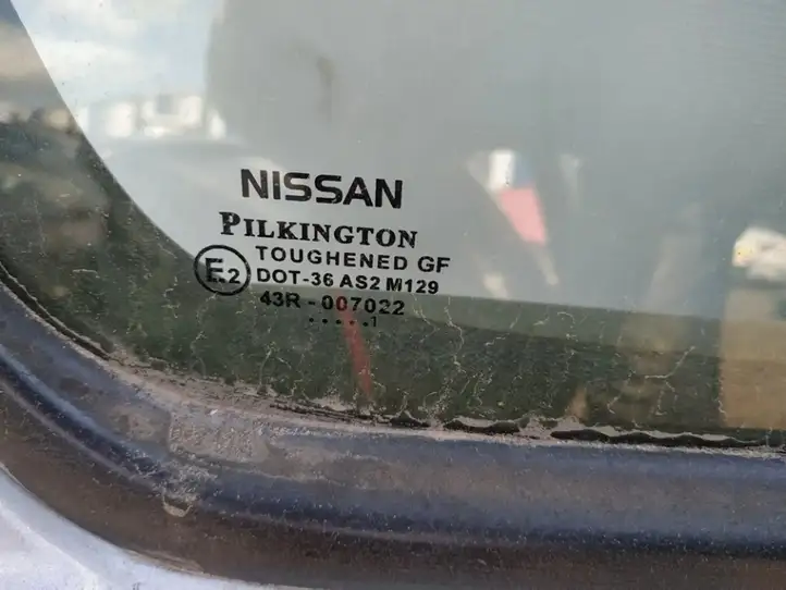 Nissan Almera N16 (2000 - 2010) Форточка двери — фото 2