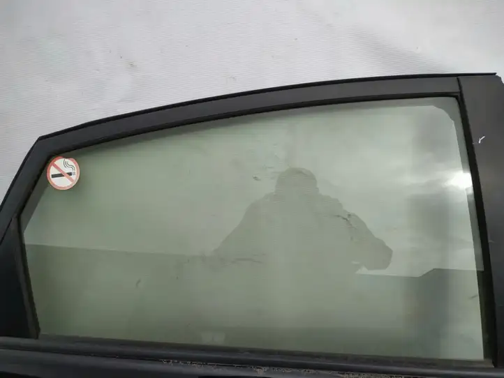 Toyota Prius (XW30) (2009 - 2015) Стекло задней двери — фото 1
