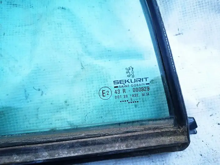 Peugeot 406 (1999 - 2006)   Маленькое стекло 