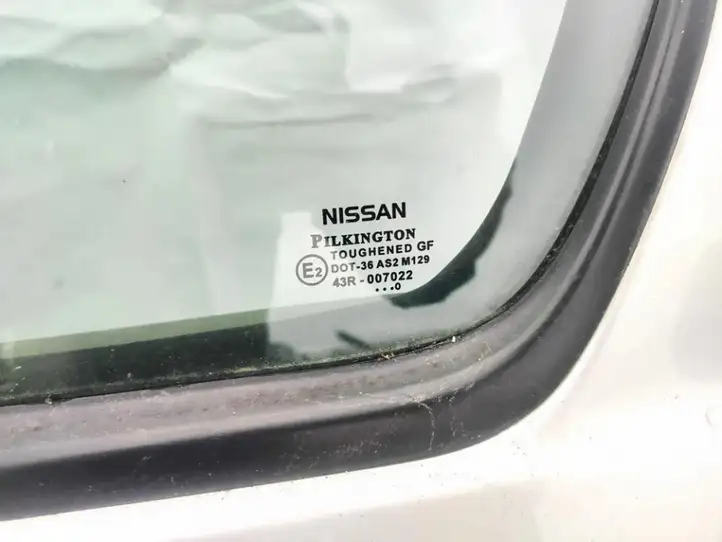 Nissan Almera N16 (2000 - 2010) Форточка двери — фото 2