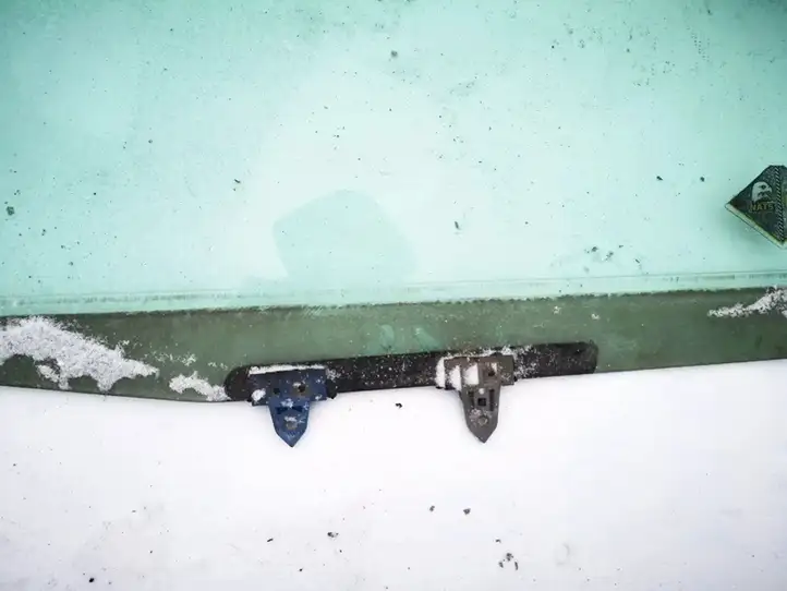 Nissan  (2000 - 2006)   Основное стекло передних дверей (четырехдверного автомобиля)