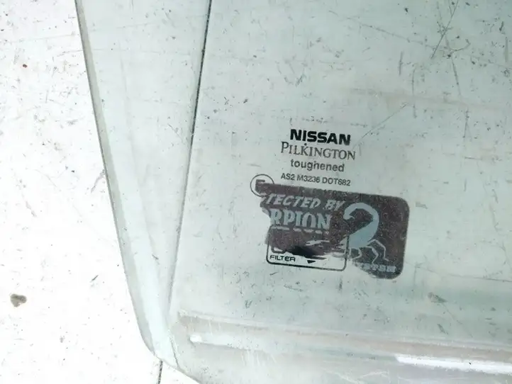 Nissan Almera N16 (2000 - 2010) Стекло передней двери — фото 2