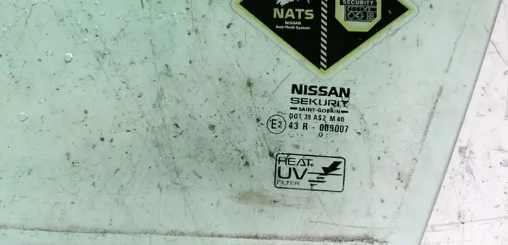 Nissan Almera N16 (2000 - 2010) Стекло передней двери — фото 2