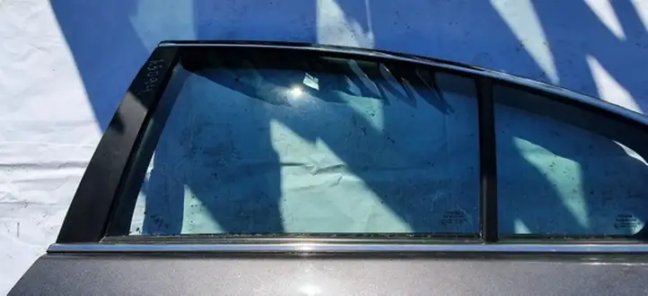 Toyota Avensis T270 (2009 - 2012) Стекло задней двери — фото 1