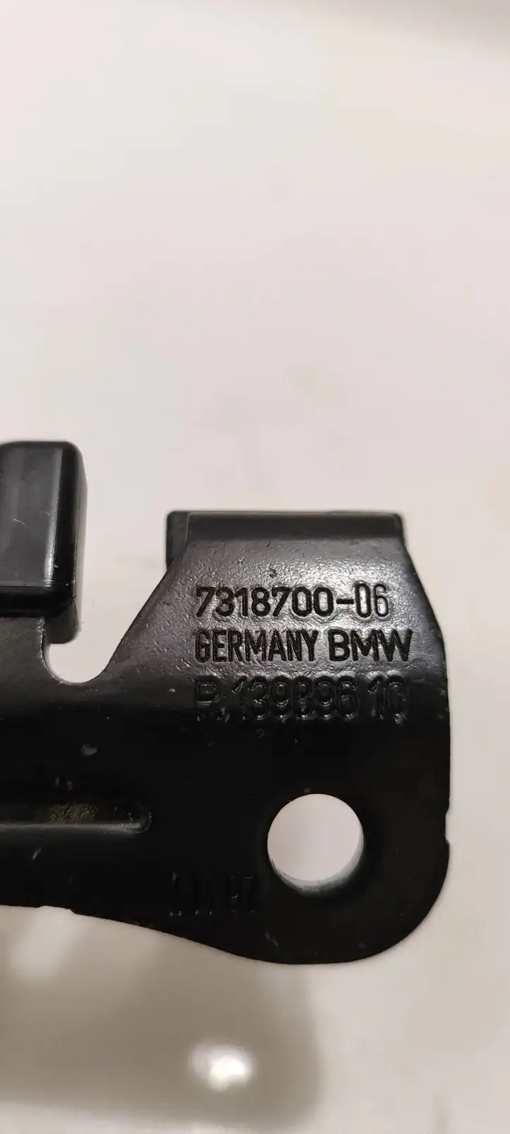 BMW X6 F16 (2014 - 2017) 7318700 Буфер крышки багажника — фото 4