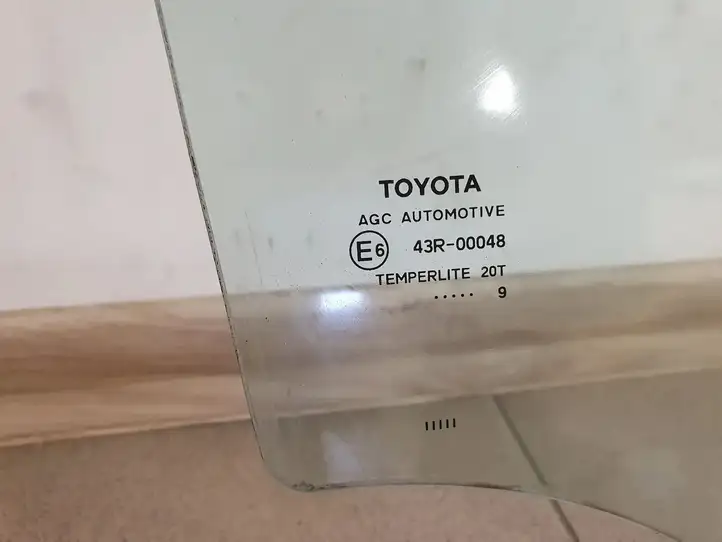 Toyota Avensis T270 (2009 - 2012) Стекло задней двери — фото 2