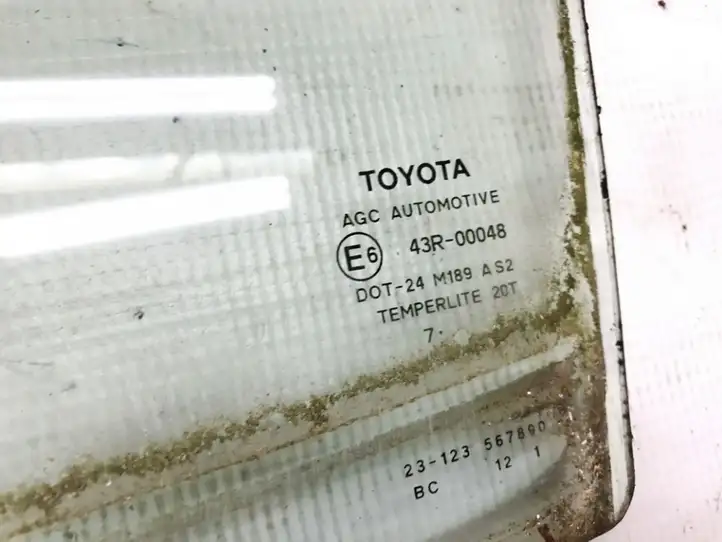 Toyota Auris 150 (2006 - 2012) Стекло задней двери — фото 2