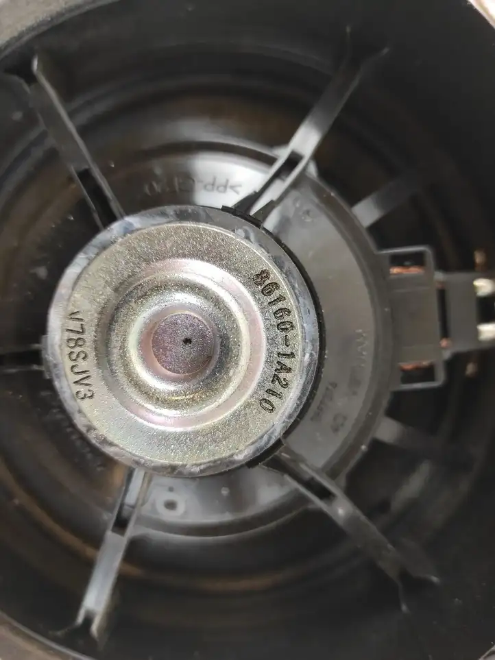 Toyota RAV 4 (XA50) (2018 - )  861601A210 Громкоговоритель (громкоговорители) в задних дверях