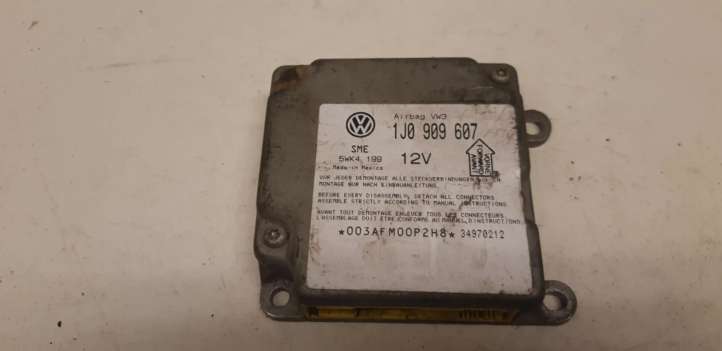 1J0909607 Volkswagen PASSAT B5 Oro pagalvių valdymo blokas