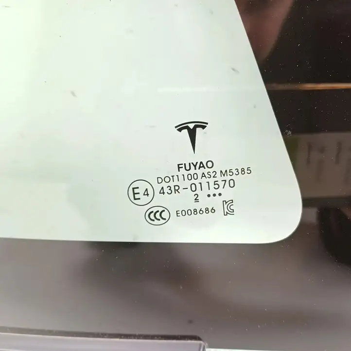 Tesla Model 3 (2017 - 2023) 1514979 Заднее боковое стекло — фото 8