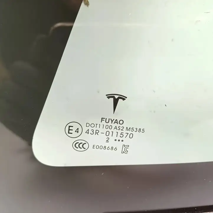 Tesla Model 3 (2017 - 2023) 151497801B Заднее боковое стекло — фото 4