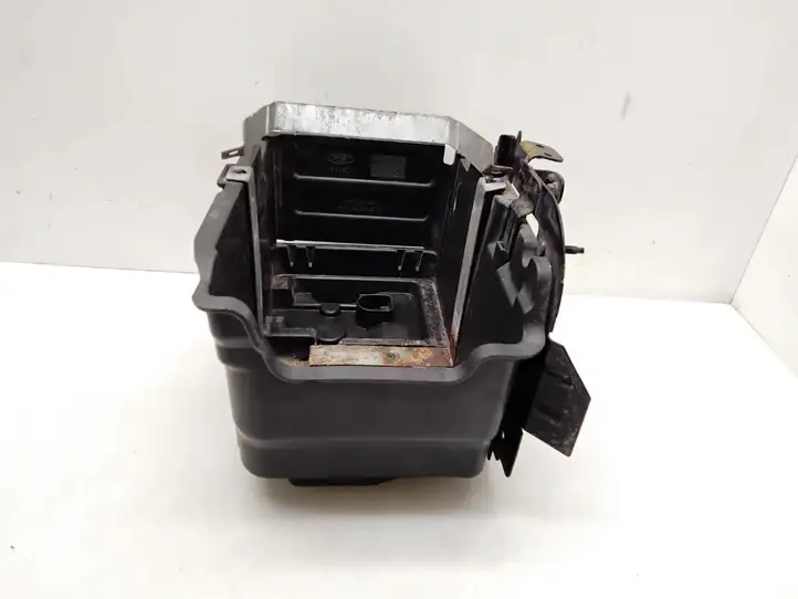 Ford Fiesta (2013 - 2017) 8V2110757AA Ящик аккумулятора — фото 3