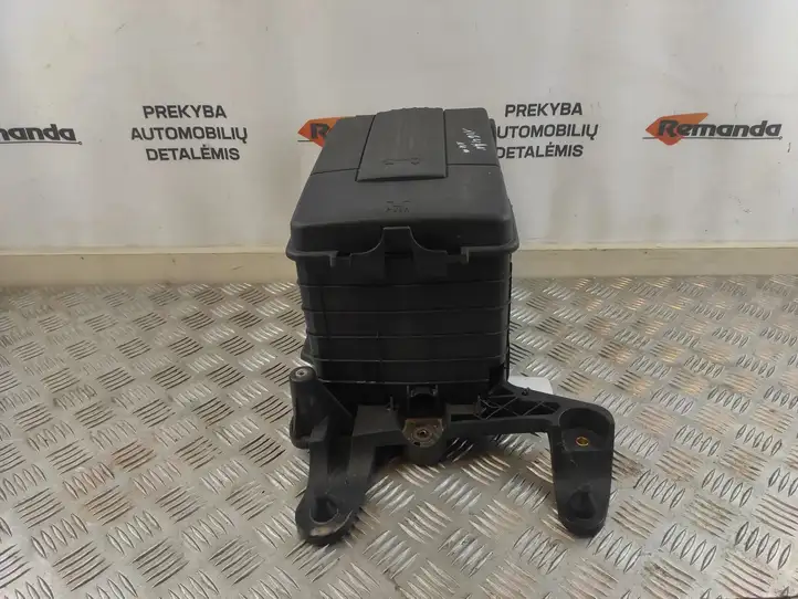 Volkswagen Tiguan (2011 - 2016) 1K0915333 Площадка аккумулятора — фото 2