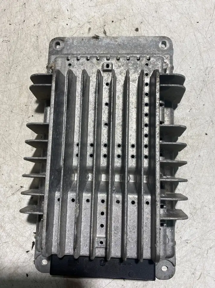 Audi A4 S4 B5 8D (1999 - 2001) 261016001 Усилитель звука — фото 2
