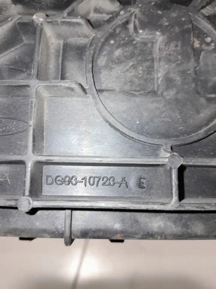 Ford S-MAX (2015 - ) DG9310723A Площадка аккумулятора — фото 4