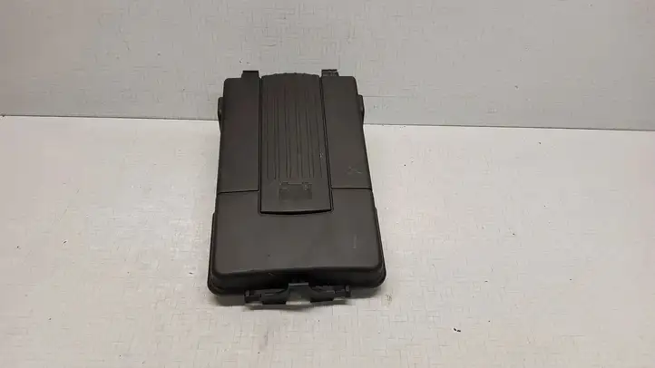 Volkswagen PASSAT B6 (2005 - 2010) 1K0915443A Крышка ящика аккумулятора — фото 1