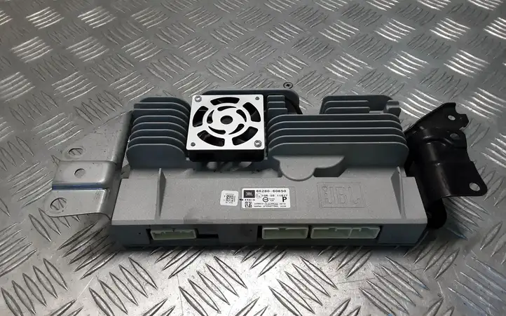 Toyota Land Cruiser (J150) (2009 - ) 8628060650 Усилитель звука — фото 1
