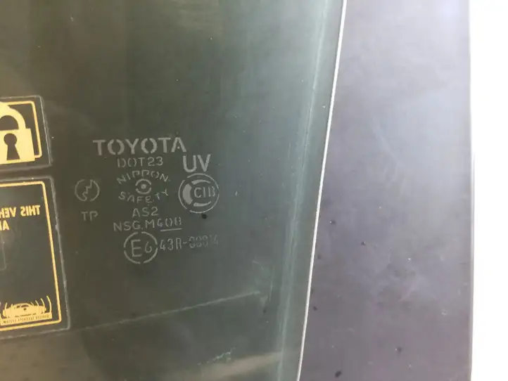 Toyota RAV 4 (XA20) (2000 - 2005) Стекло передней двери — фото 4