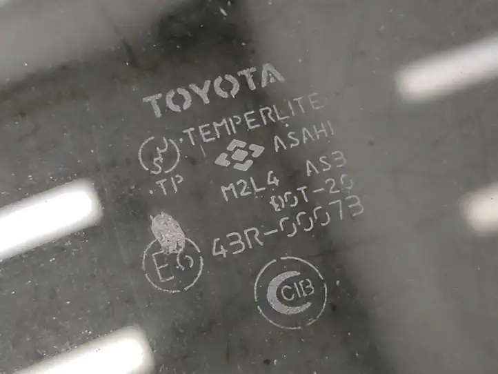 Toyota Previa (XR30, XR40) II (2000 - 2006) 43R00073 Стекло задней двери — фото 4