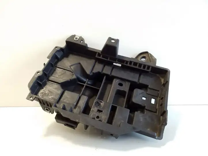 Jeep Cherokee (2013 - 2017) 68186053AC Площадка аккумулятора — фото 1