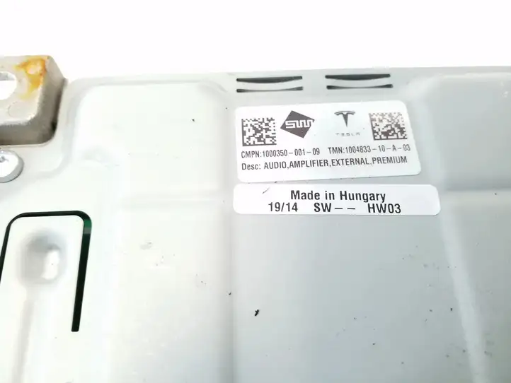 Tesla Model S (2012 - 2016) 100035000109 Усилитель звука — фото 3