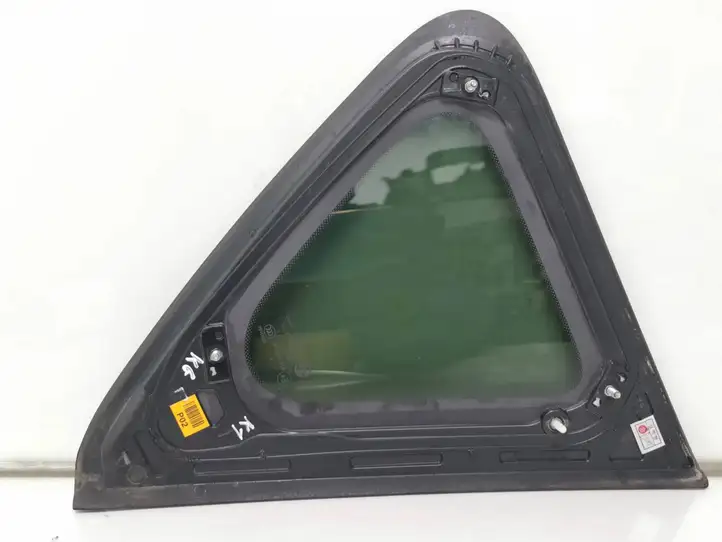 Kia Soul (2014 - 2016)  E443R000184 Маленькое стекло 