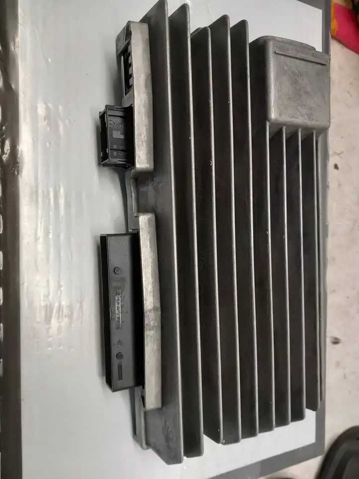Audi A5 8T 8F (2011 - 2016) 8F1035223A Усилитель звука — фото 1