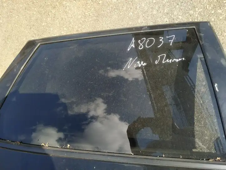 Nissan Murano Z50 (2002 - 2008) Стекло задней двери — фото 1