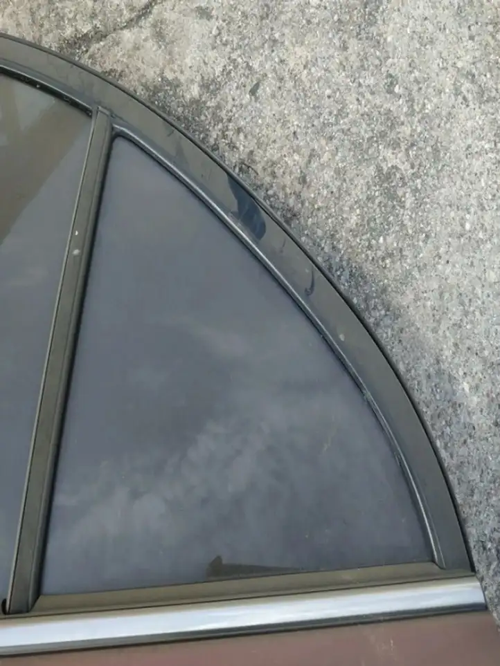 Toyota Avensis T250 (2003 - 2006) Форточка двери — фото 2