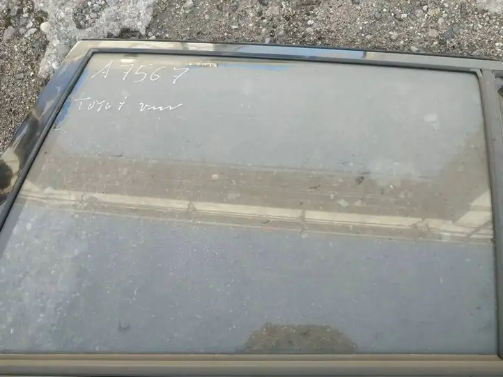 Toyota Corolla Verso E121 (2001 - 2004) Стекло задней двери — фото 1
