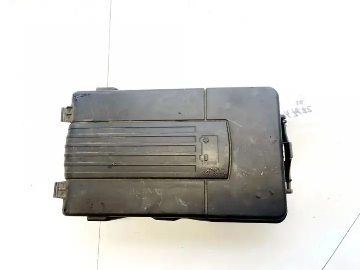 Volkswagen Golf V (2003 - 2009) 1k0915443a Крышка ящика аккумулятора — фото 1