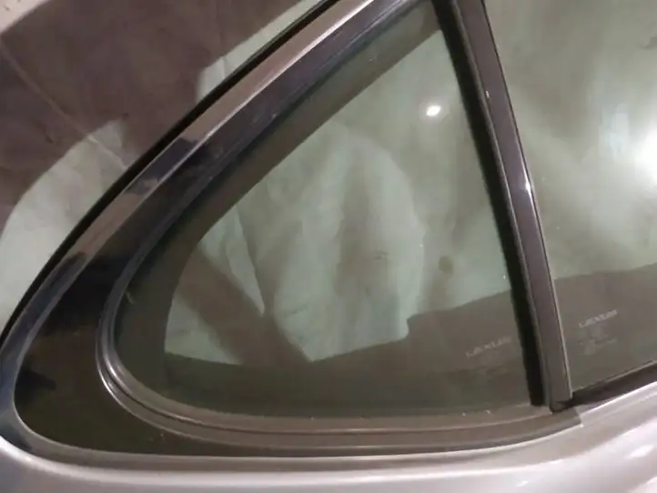 Lexus IS 220D-250-350 (2005 - 2010) Форточка двери — фото 3
