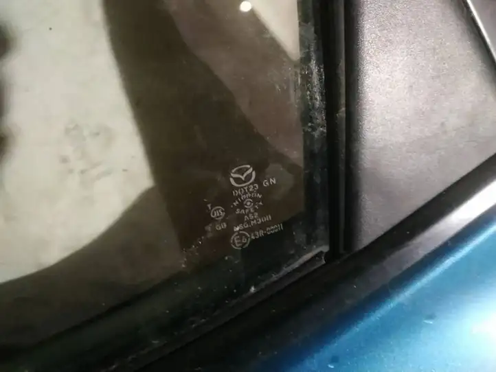 Mazda 2 (2010 - 2014) Стекло задней двери — фото 4