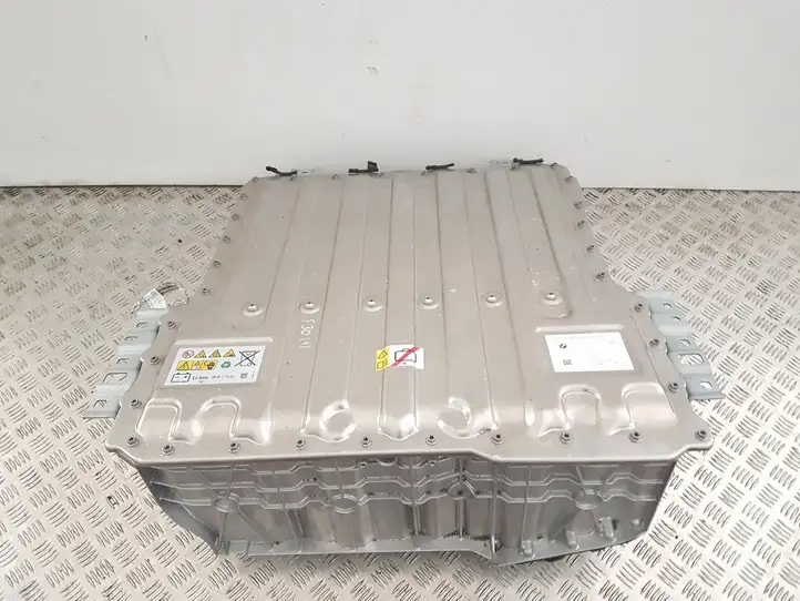 BMW 3 F30 F35 F31 (2012 - 2018) 8687753 Аккумулятор гибридного / электрического автомобиля — фото 1