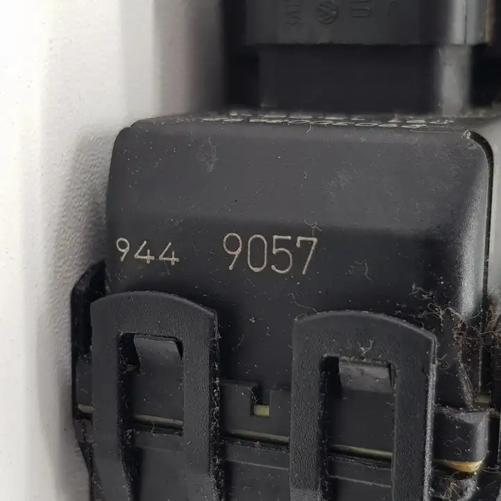 Audi A6 S6 C5 4B (2001 - 2004) 12V0130821784 Стеклоподъемник задней двери — фото 10