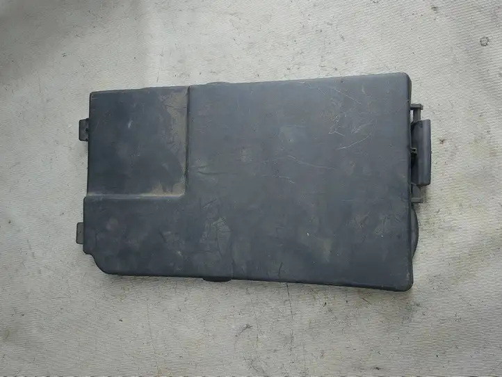 Volkswagen Touran I (2003 - 2010) 1K0915443 Крышка ящика аккумулятора — фото 1