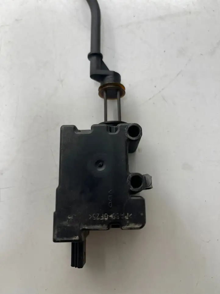 BMW 3 E90 E91 (2005 - 2012)  6987632 Двигатель центрально замка