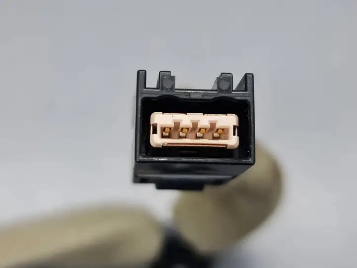Honda Accord (2008 - 2016) USB разъем — фото 4