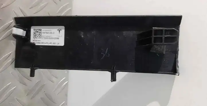 Tesla Model 3 (2017 - 2023) 105764300 Прочие детали салона — фото 3