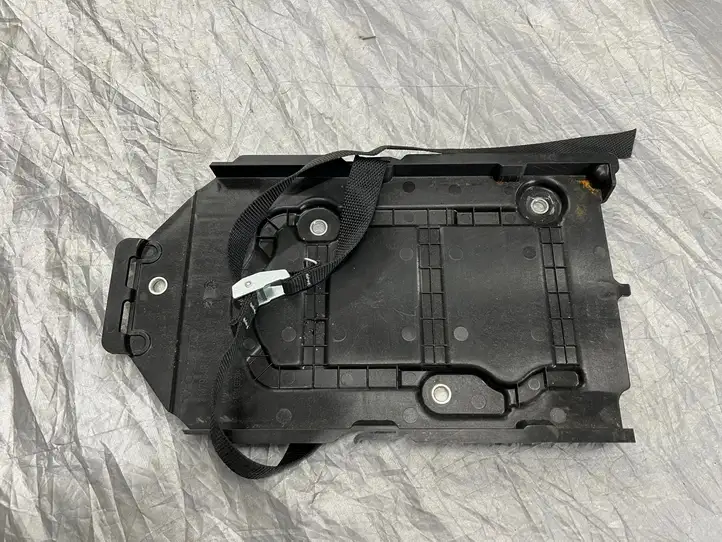 Volvo S60 (2018 - ) 31479348 Площадка аккумулятора — фото 4
