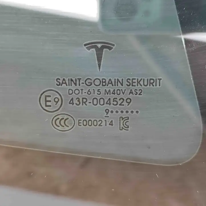 Tesla Model 3 (2017 - 2023) 108070600H Заднее боковое стекло — фото 7